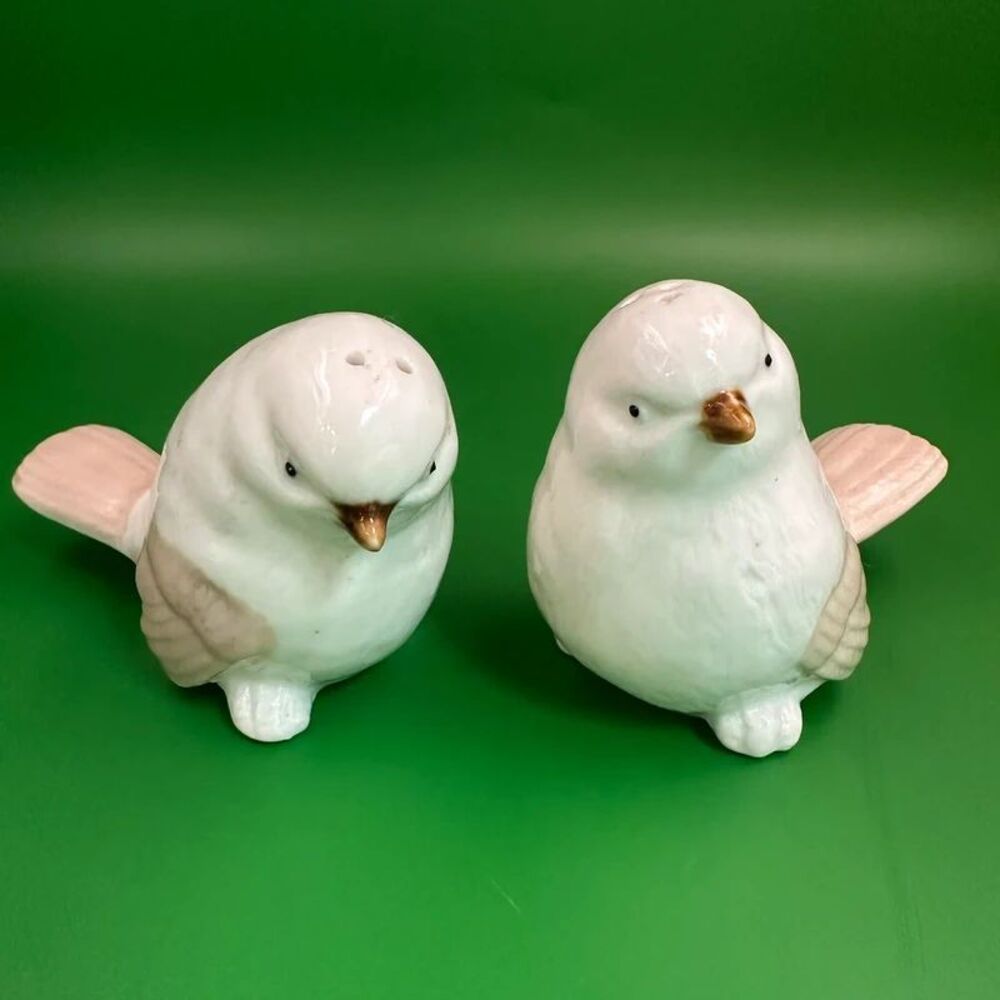 Vintage Porcelain Bird Salt & Pepper Shakers White Pink Tail